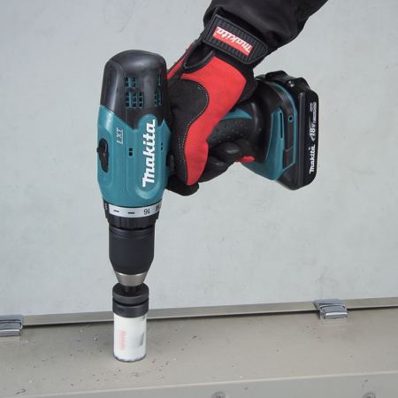 Makita Дрель-шуруповерт аккумуляторная BL18 1,5-13 мм, 18 В, 42 Нм, 1300 об/мин, 1.5 Ач
