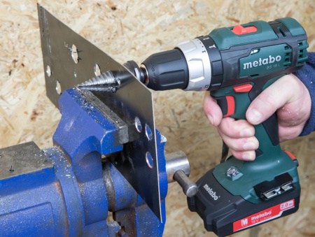 Metabo Шуруповерт аккумуляторный BS 18 L, 13 мм, 18 В, 50 Нм, 1800 об/мин, 2х2 Ач, кейс