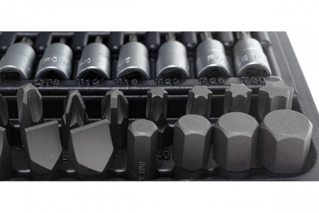 FORCE Набор инструмента 1/4"& 1/2" 6-гранный. головки, ключи комб., трещотки, биты, 82 пр. в кейсе